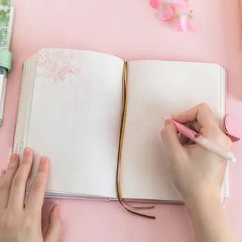 Tvorivý Program Romantika Cherry Blosson Notebook Ukážka Ikony Ručne maľované Školy Denník, Zápisník Plánovač Kancelárske potreby