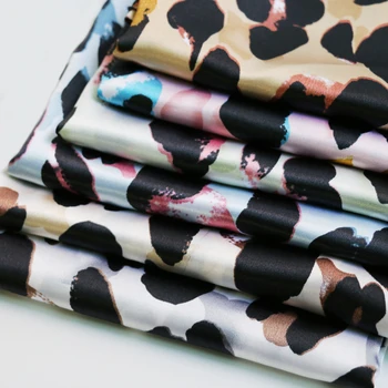 Mäkký Šál Textílie Podšívka Košeľu Sleepwear Textilné Lesklý Satén Leopard Meter