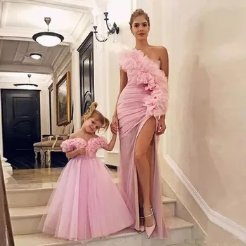 Skromný Ružová Jedného Pleca Matka a Dcéra Prom šaty 2020 Sexy Strane Split formálne Večerné Party Šaty Vestidos De Fiesta