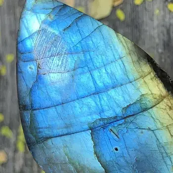 Prírodné vzory Labradorit crystal kameň minerálne sklo kamene 1pcs